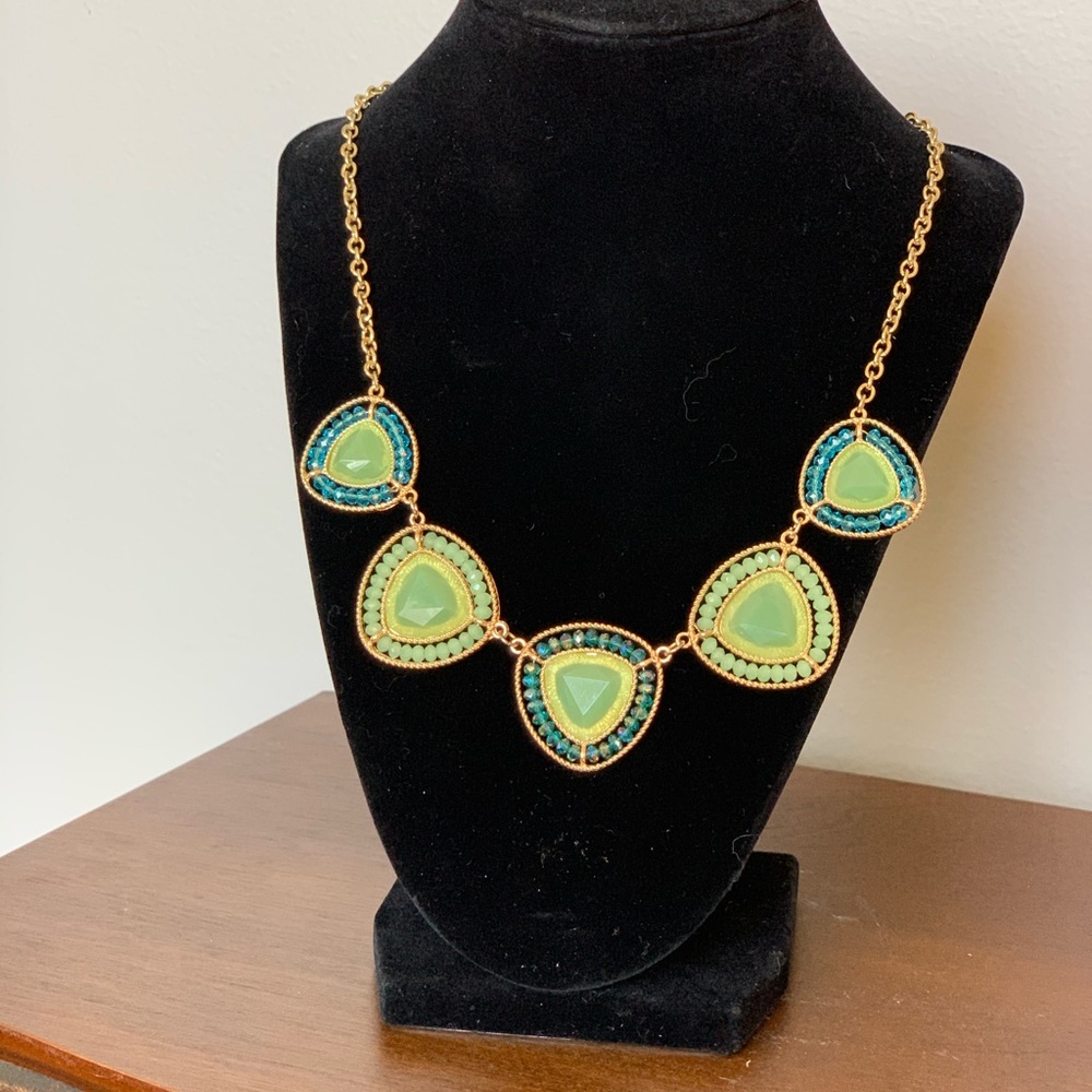 Costume jewelry necklace